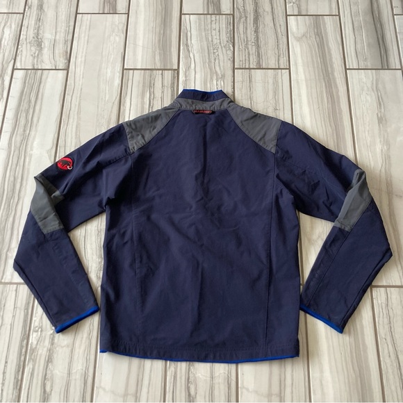 Mammut Swiss Design weatherproof jacket. EUC - Picture 7 of 7